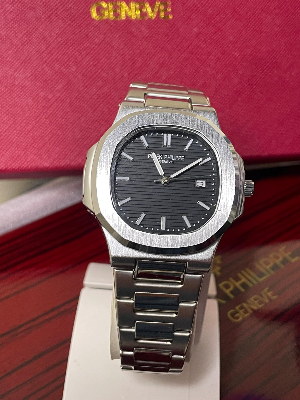 Luxury Patek Philippe Nautilus - Black Dial