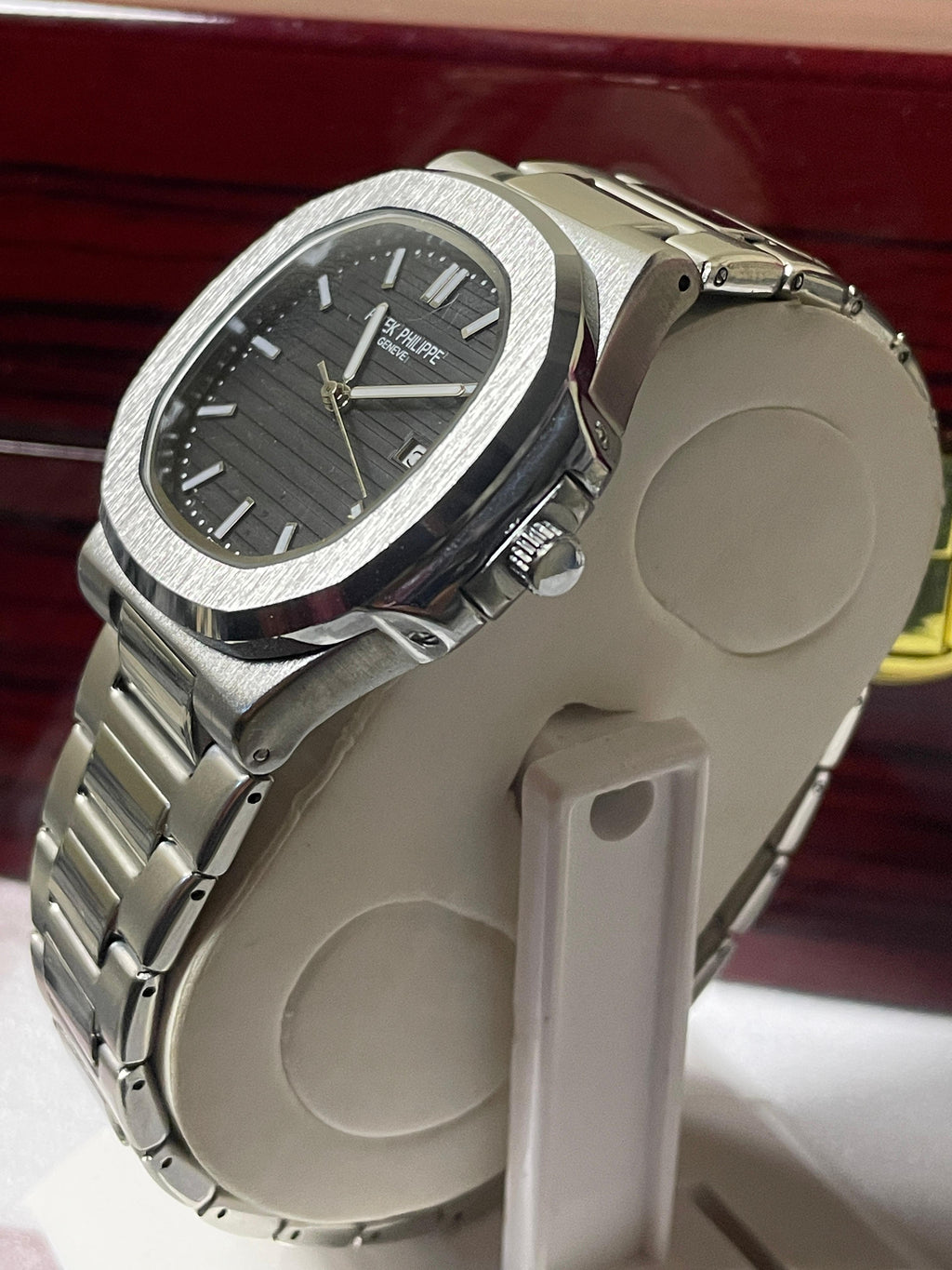 Luxury Patek Philippe Nautilus - Black Dial